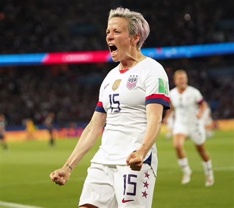 megan rapinoe nip slip|US Womens Soccer Hero Megan Rapinoes Entire Boob Fell Out。